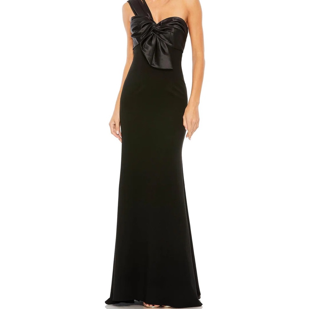 Mac Duggal One-Shoulder Trumpet Gown